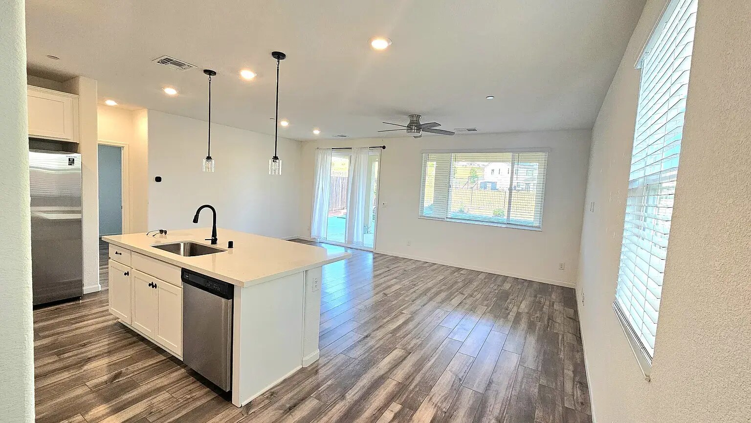 Building Photo - 4586 Butterfly Ridge Dr