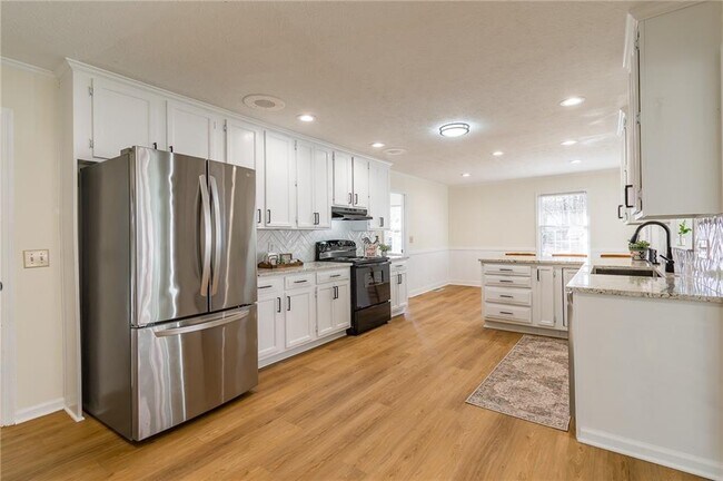 Building Photo - 905 Tanglewood Trail