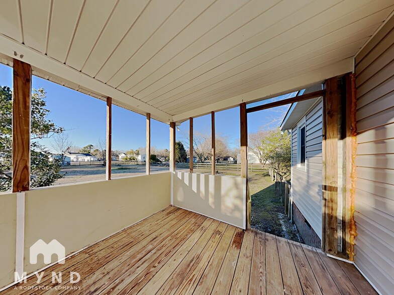 Building Photo - 117 Creekstone Dr