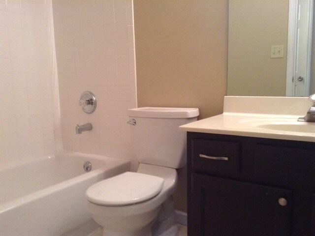 Building Photo - 6335 Glenmont Dr