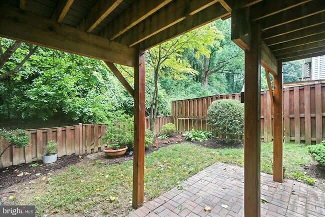 Building Photo - 2115 Preston Square Ct