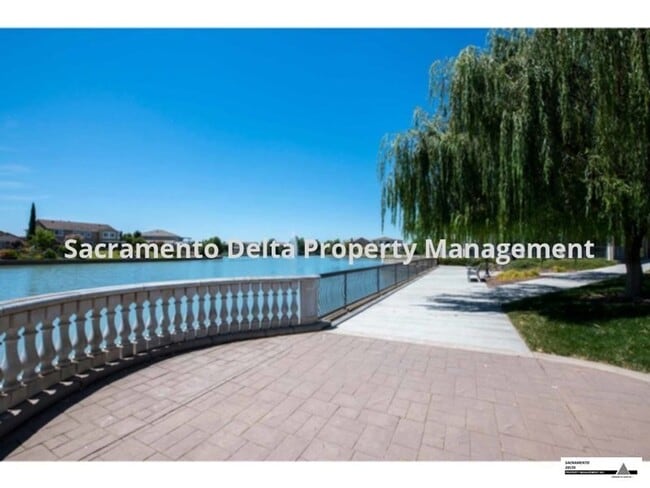 Building Photo - 2bed/2.5bath Model Home in West Sac Develo...