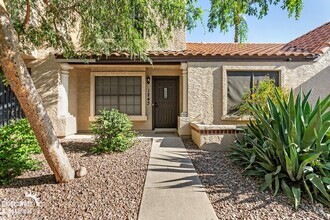 Building Photo - Stylish and Updated 2Bdm 2.5Ba Condo with ...