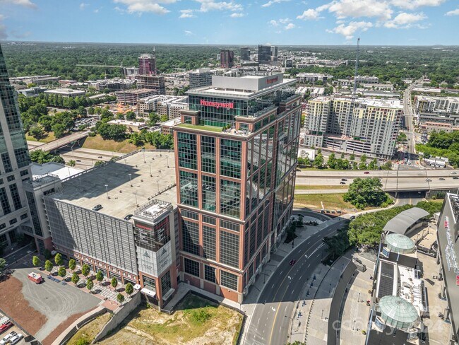 Building Photo - 307 W Trade St