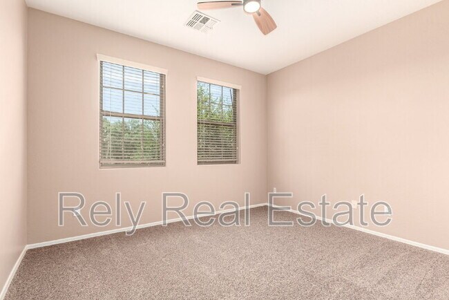 Building Photo - 15204 W Westview Dr