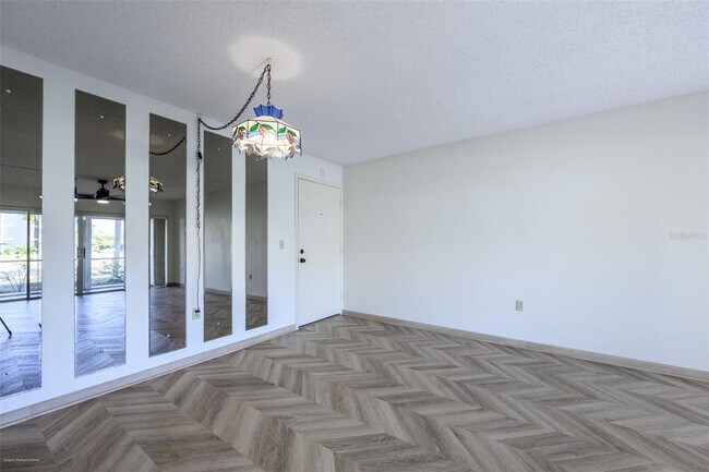 Building Photo - 2300 Aaron St