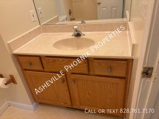 Building Photo - 22 Shackleford Dr