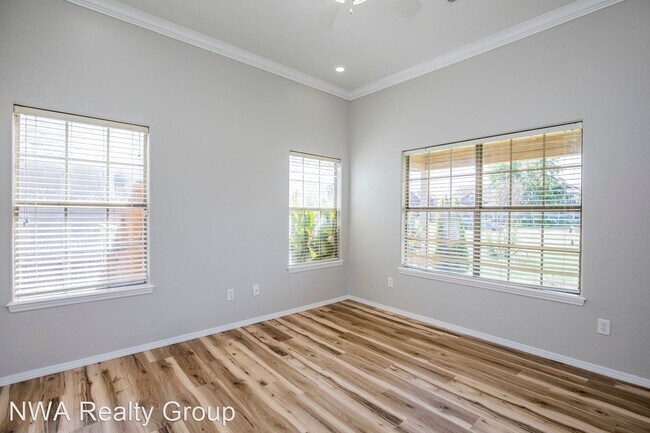 Building Photo - 2 br, 2 bath House - 3906 SW Gibson