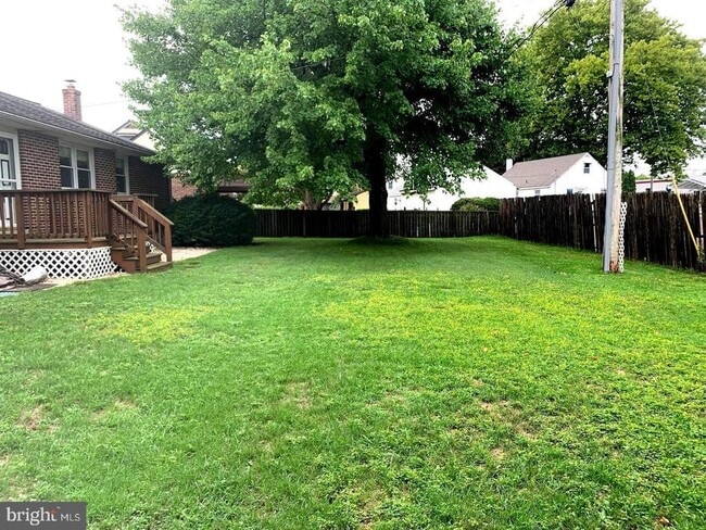Building Photo - 1519 Cherry Ln