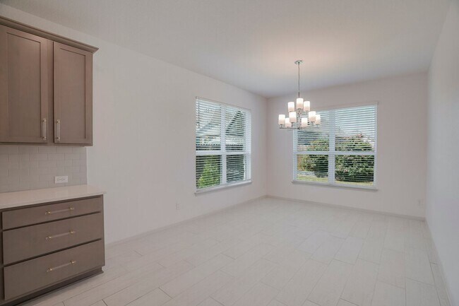 Building Photo - 5616 Monrovia Ln