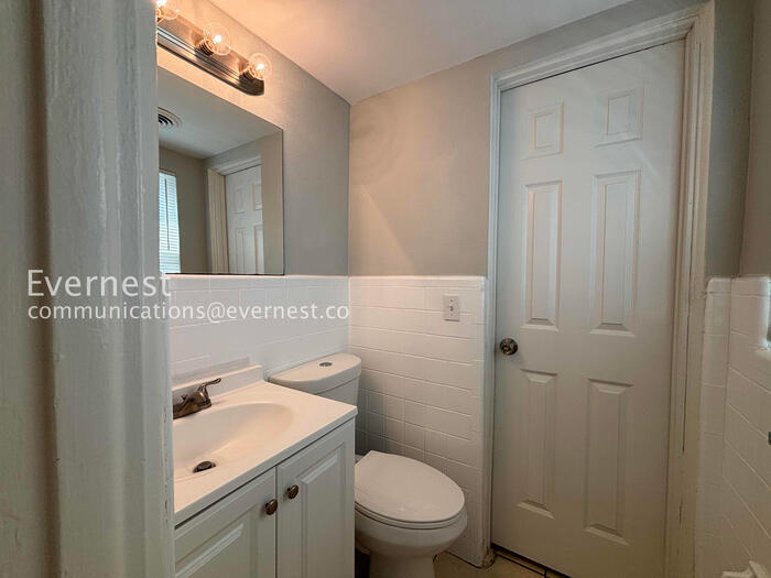 Building Photo - 116 Hope Cir