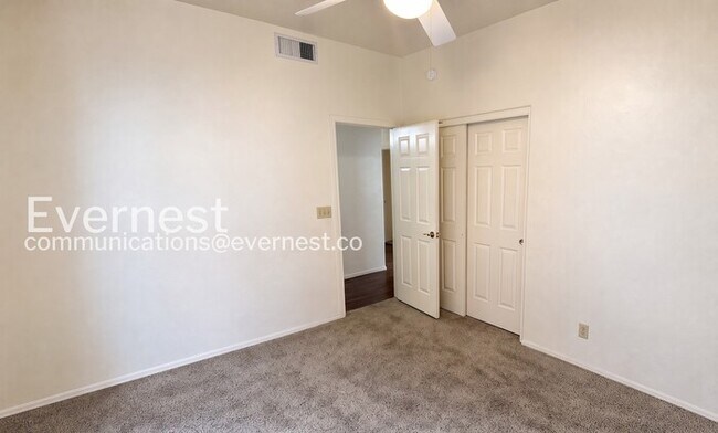Building Photo - 4 Bed/2 Bath Home with Private Pool & 3-Car Garage / Vouchers Accepted / Available Now!