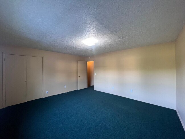 Building Photo - Cozy Westwood Townhouse- 2 BD, 1.5 BA