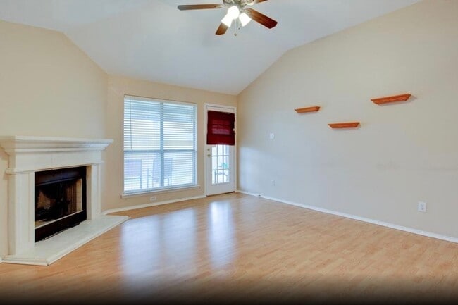 Building Photo - 10221 Tustin Terrace