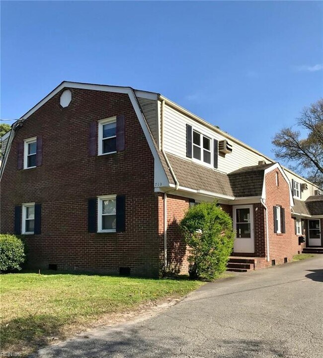 Building Photo - 719 Dudley Ave