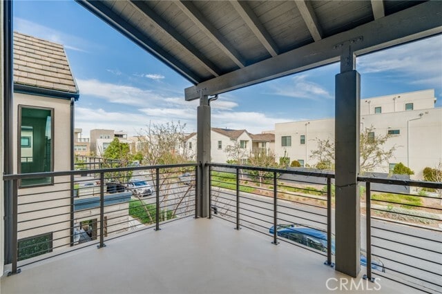 Building Photo - 106 Draw