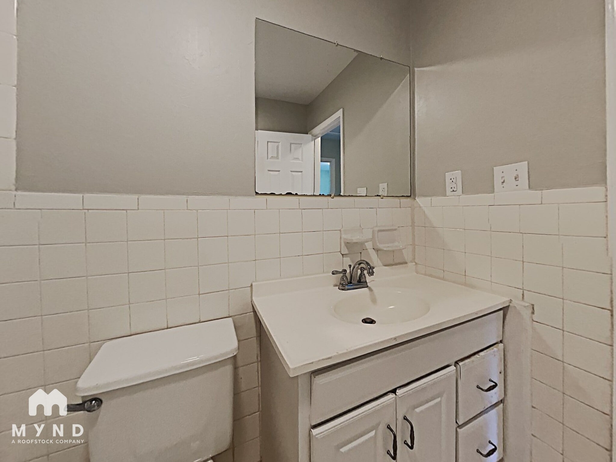 Building Photo - 921 27th Ave N