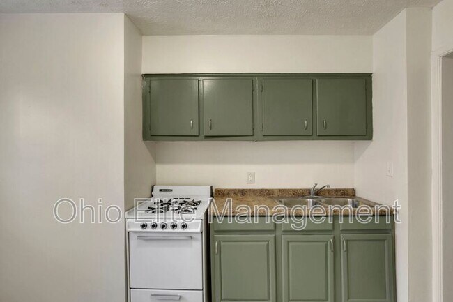 Building Photo - 209 N James Rd