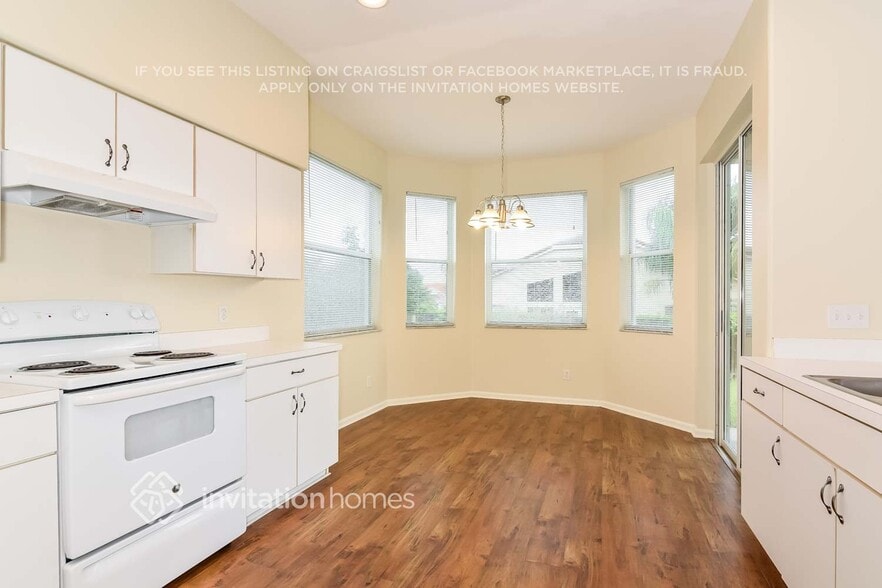 Building Photo - 1205 Lausberg Pl