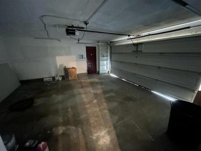 Building Photo - CLEVELAND