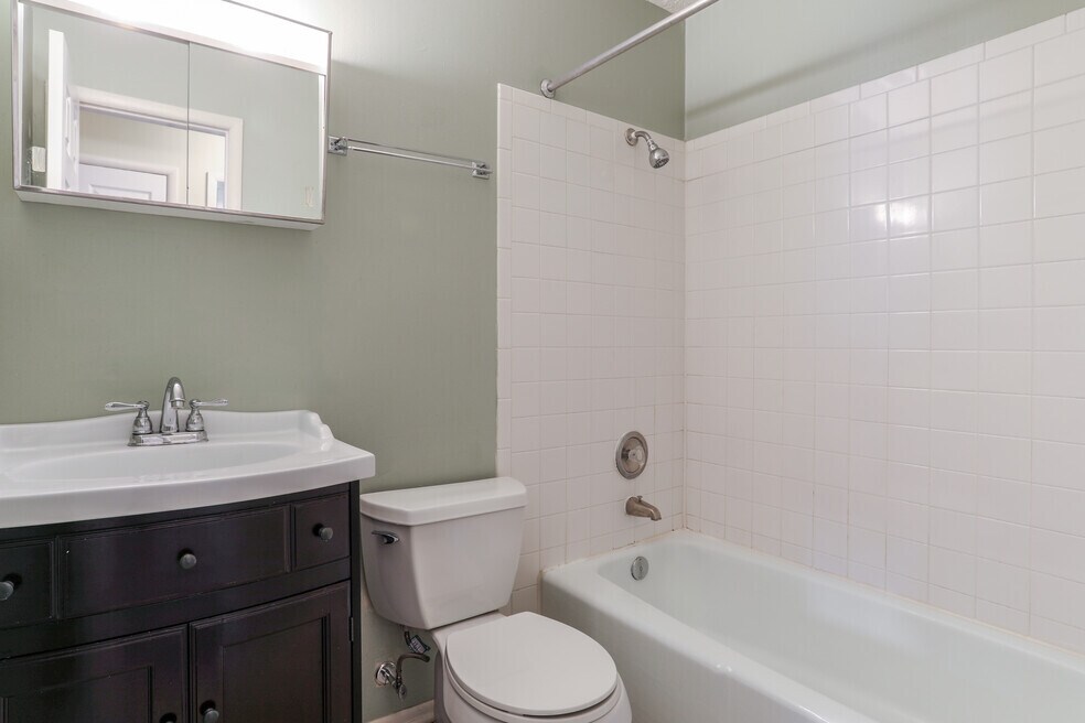 Building Photo - 3 E Central Ave