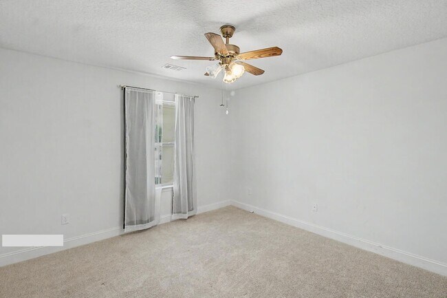 Building Photo - 965 Meloney Dr