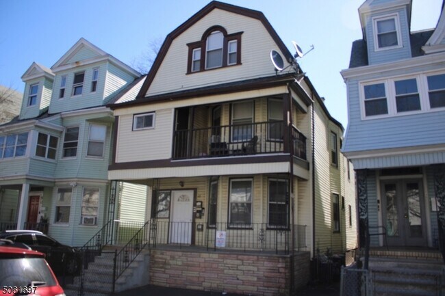 Building Photo - 48 N 18th St