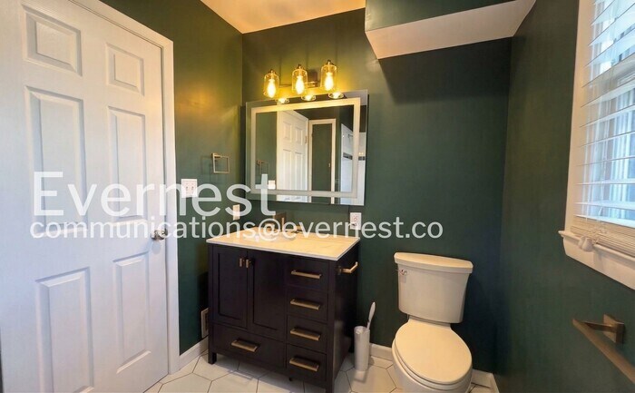 Building Photo - 5513 Reeds Rd