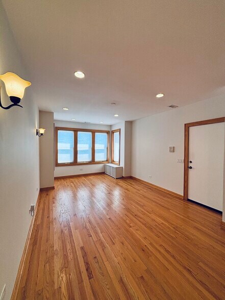 Front Room Entrance - 2318 W Diversey Ave