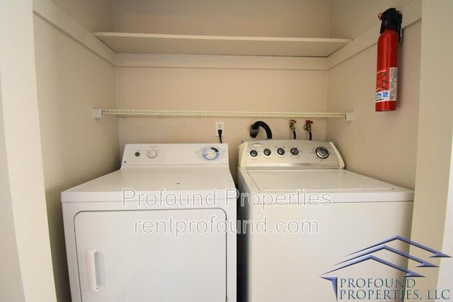 Building Photo - 6030 SW 130th Ave