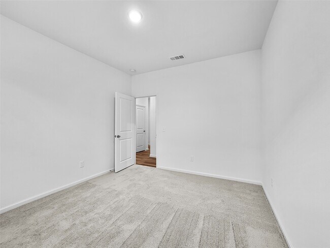 Building Photo - 28414 Selsdon Ct