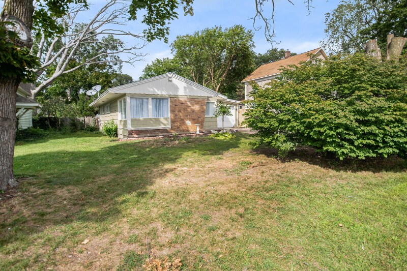 Primary Photo - 3232 N Wellness Dr