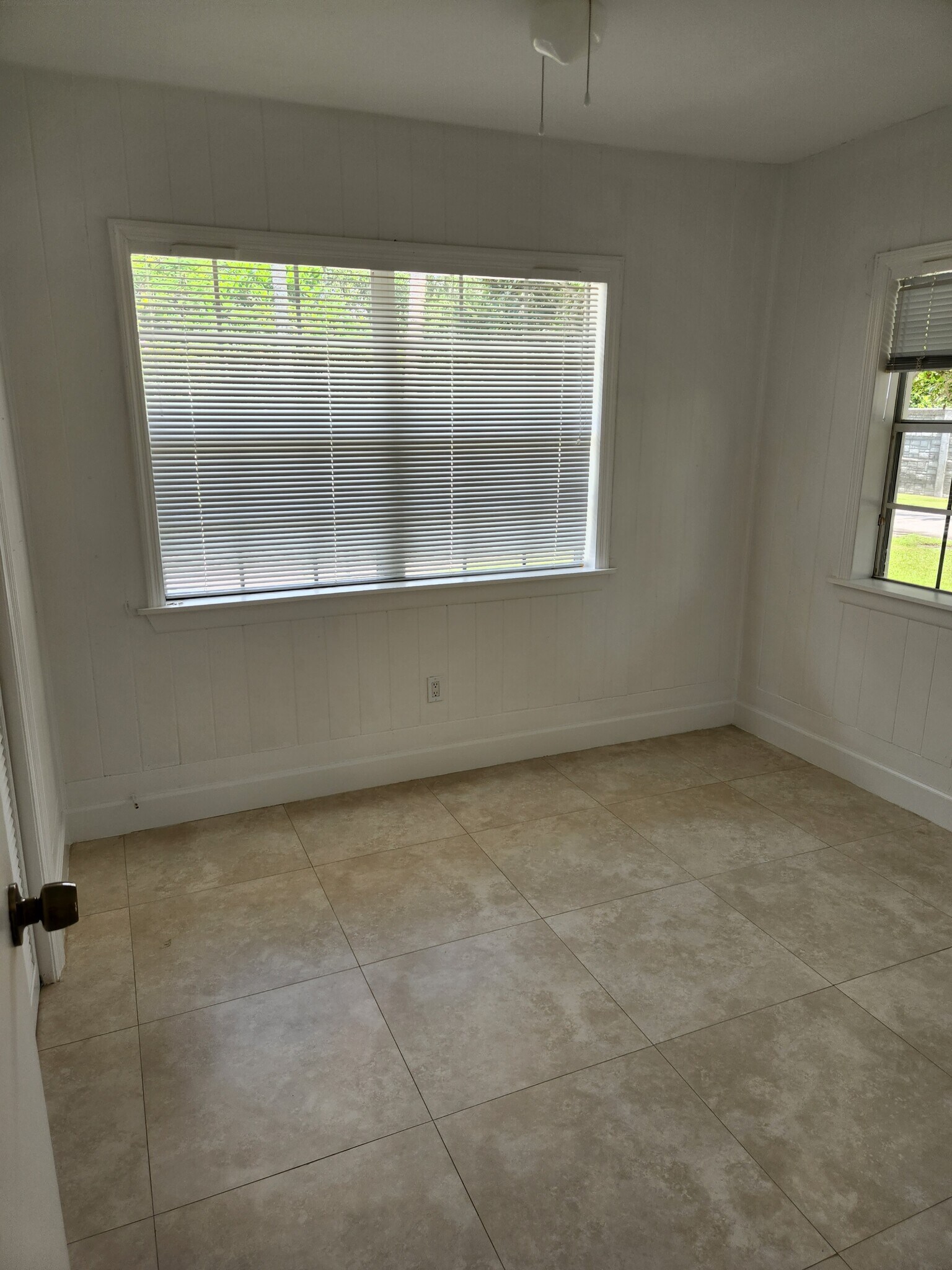 Building Photo - 11455 SW 82nd Ave