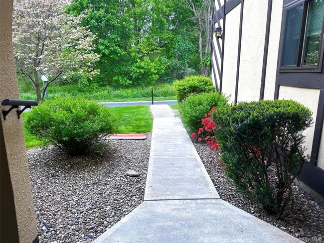 Building Photo - 3 Loudon Dr