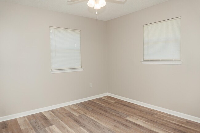 Building Photo - 5140 Muldoon St