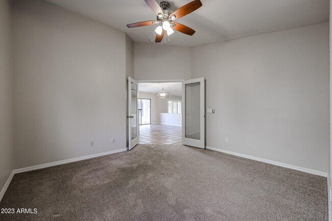 Building Photo - 5215 E Wallace Ave