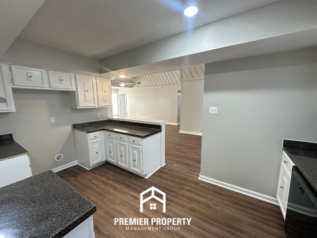 Building Photo - 6577 Beaverlodge Dr