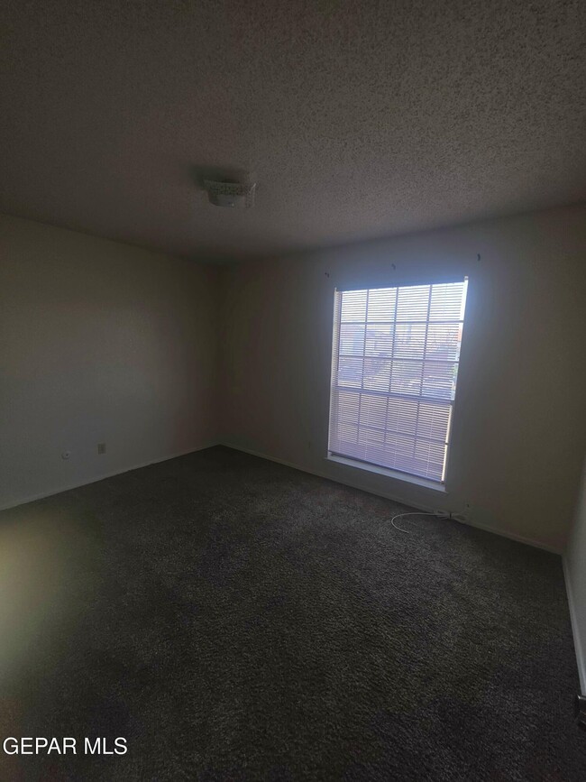 Building Photo - 10908 Bob Stone Dr