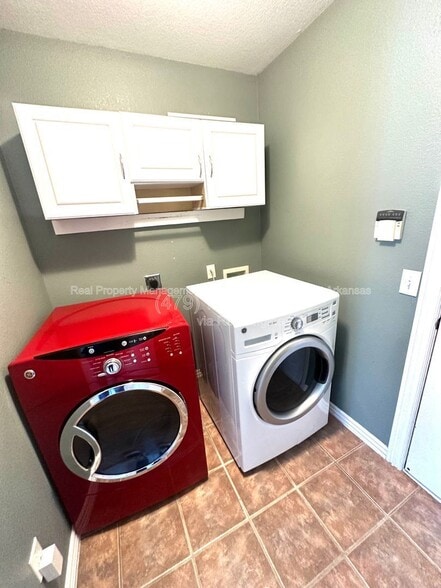 Building Photo - 3705 SW Hansom Loop