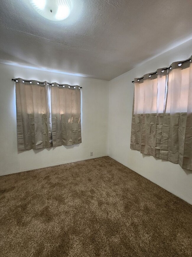 Building Photo - 3 Bedroom Home in Farmington NM 87402