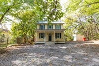 Building Photo - 2 Bed, 2 Bath Farmhouse-Style Home in Kear...