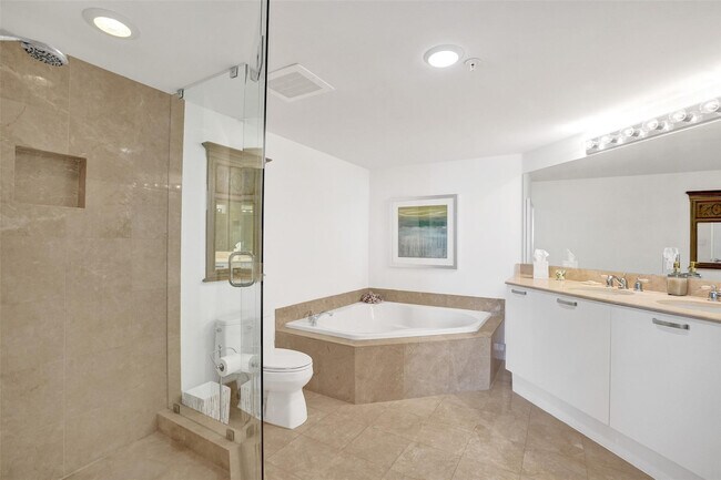 Building Photo - 2001 N Ocean Blvd