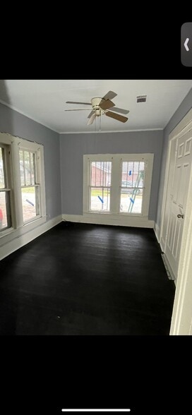 Building Photo - 123 Roundtree St