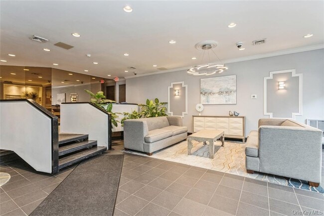 Building Photo - 500 High Point Dr