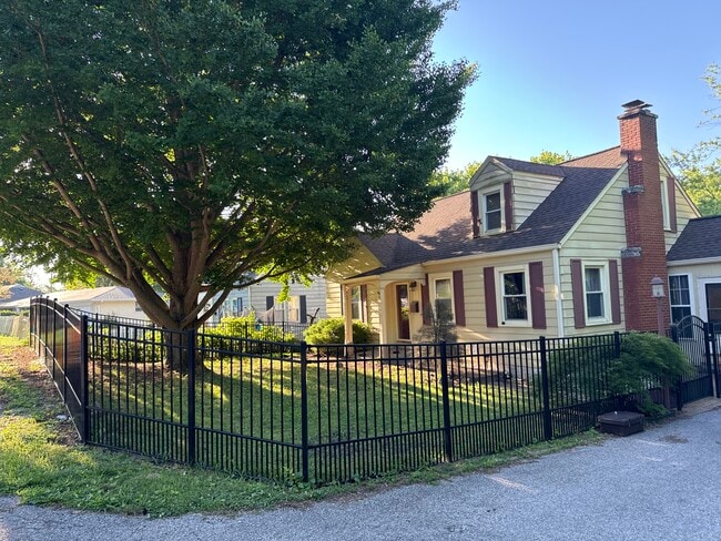 Primary Photo - 11 Woodside Dr