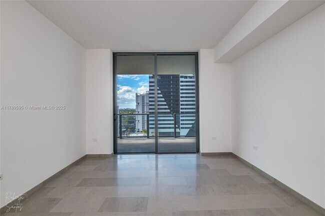 Building Photo - 88 SW 7th St