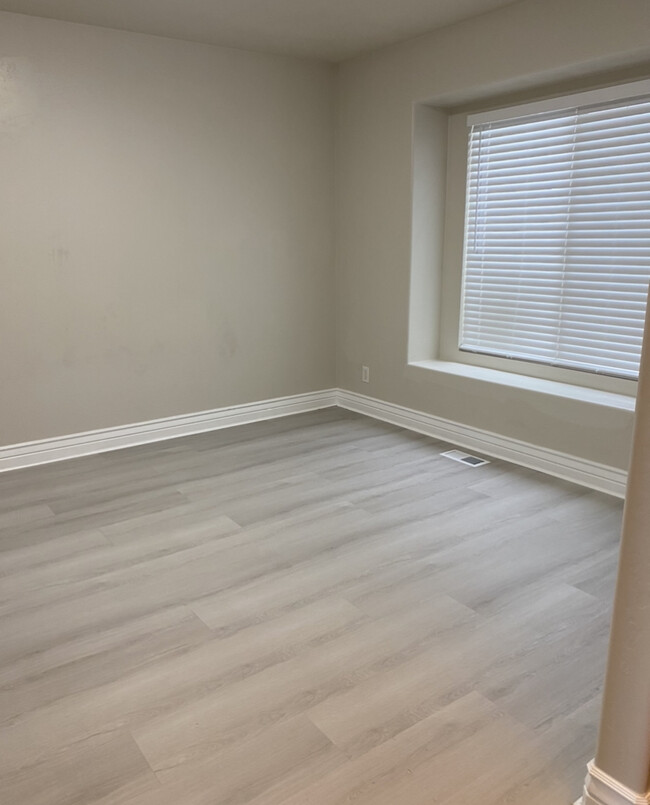 Building Photo - 868 N 1400 E