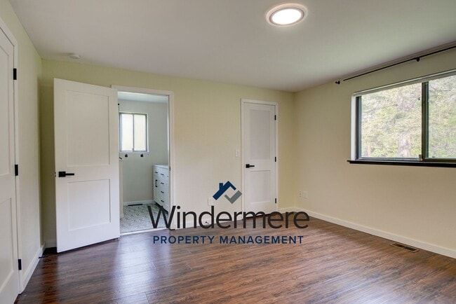 Building Photo - 3-bedroom, 2.5-bathroom With Private Beach Access