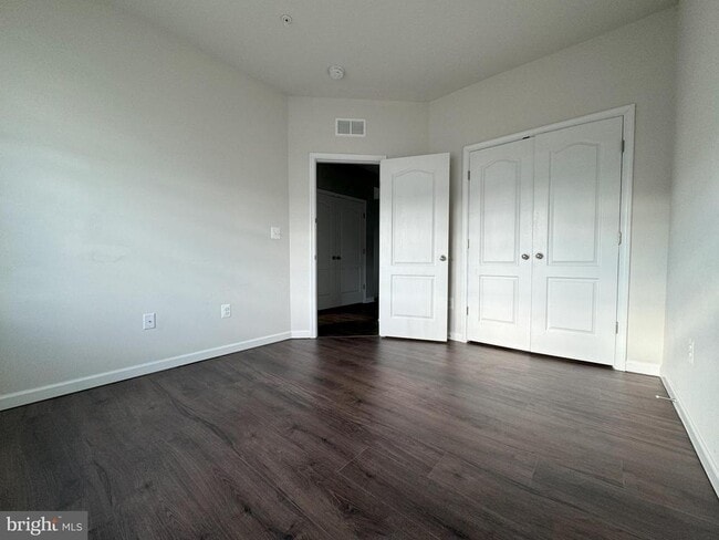 Building Photo - 9067 Fox Stream Way