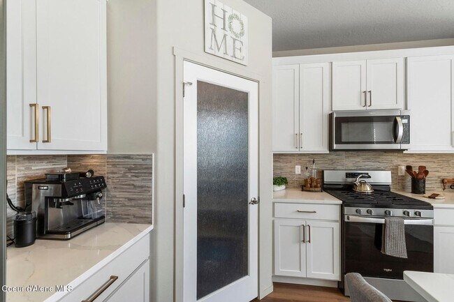Building Photo - Spacious 4BR + Loft Home in Desirable North Place Community — Post Falls
